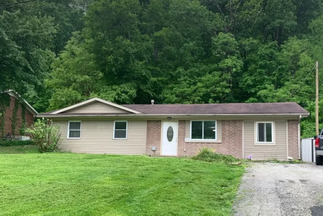 1817 Valley View Road, New Albany