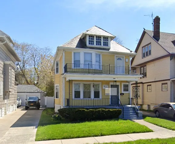 1002 Humboldt Parkway, Buffalo